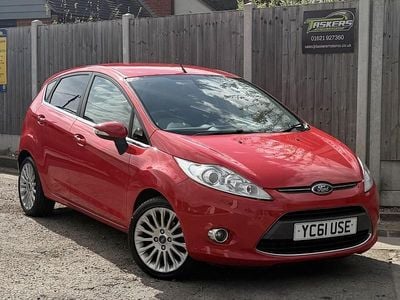 Used Ford Fiesta Titanium 94 HP (69 kW) 2012 Red Hatchback
