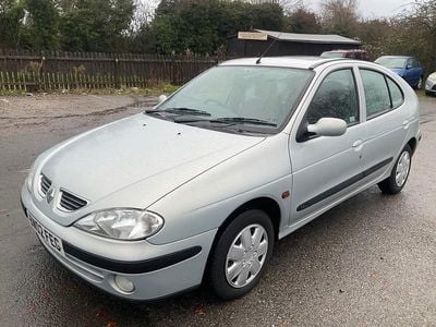 Silver Used 2002 Renault Mégane II Expression+ Hatchback | £1,095 (Super price)