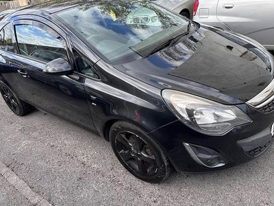 Second-hand Vauxhall Corsa 2013 Negru Hatchback