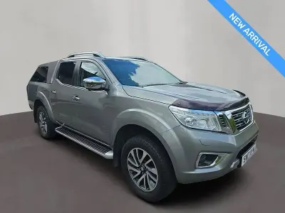 Begagnad Nissan Navara Tekna 2017 Grå Pickup