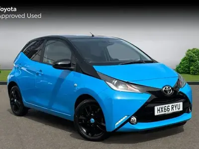 Begagnad Toyota Aygo X-cite 69 HK (50 kW) 2016 Blå Halvkombi