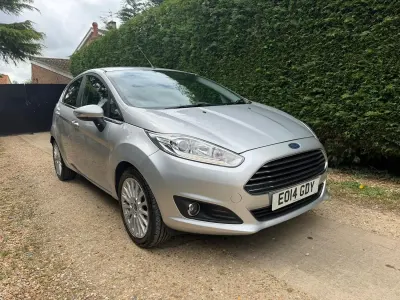 Used Ford Fiesta Titanium 120 HP (88 kW) 2014 Silver Hatchback