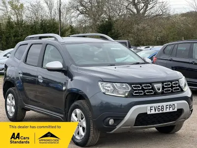 Usado Dacia Duster Comfort 115 HP (84 kW) 2018 Cinzento SUV