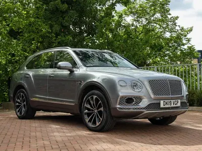Used Bentley Bentayga 550 HP (404 kW) 2019 Grey SUV