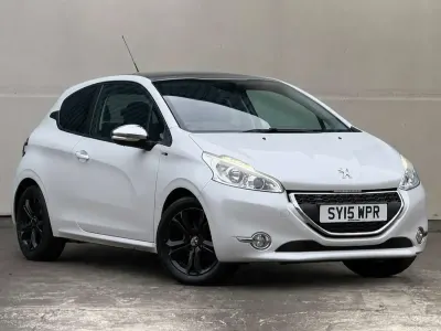 Used Peugeot 208 Style 82 HP (60 kW) 2015 White Hatchback