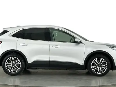 Used Ford Kuga Titanium 225 HP (165 kW) 2021 Silver SUV