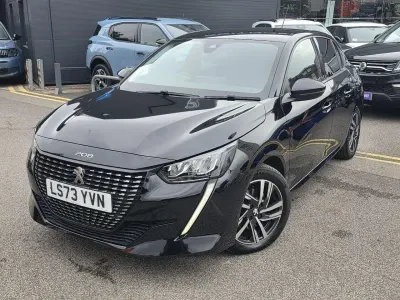Used Peugeot 208 Allure+ 99 HP (72 kW) 2023 Black Hatchback