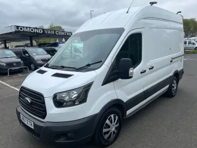 Usado Ford Transit 130 HP (95 kW) 2018 Branco Van