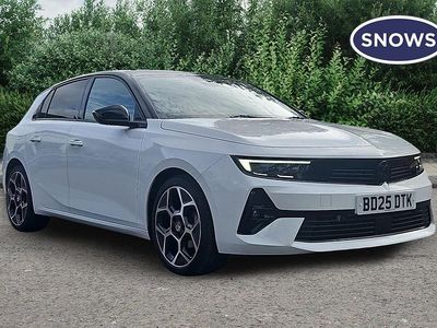 Used Vauxhall Astra Ultimate 130 HP (95 kW) 2025 White Hatchback