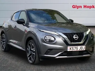 Usado Nissan Juke Tekna+ 114 HP (83 kW) 2025 Cinzento SUV