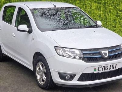 White Used 2016 Dacia Sandero Lauréate Hatchback | £4,465 (Good price)