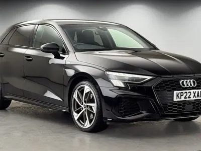 Usado Audi A3 Sportback Design 150 CV (110 kW) 2021 Negro Utilitario