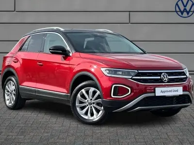 Used VW T-Roc Style 150 HP (110 kW) 2023 Red SUV