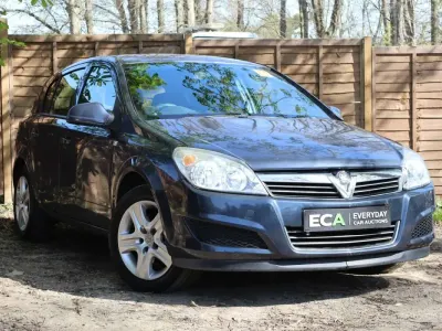 Second-hand Vauxhall Astra Club 115 CP (84 kW) 2009 Albastru Hatchback