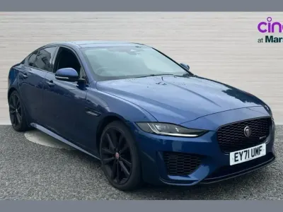 Używany Jaguar XE R-Dynamic 300 KM (220 kW) 2022 Niebieski Sedan/Limuzyna