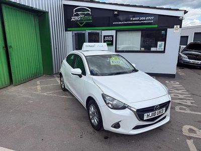 Używany Mazda 2 75 KM (55 kW) 2018 Biały Hatchback