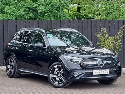 Käytetty Mercedes GLC300 AMG Line Premium 269 HP (197 kW) 2023 Musta Katumaasturi
