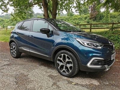 used Renault Captur GT LINE TCE WITH LEATHER + FRONT AND REAR PARKING SENSORS Hatchback