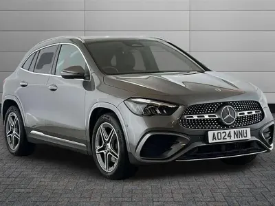 Usado Mercedes GLA200 Executive 163 HP (119 kW) 2024 Cinzento SUV