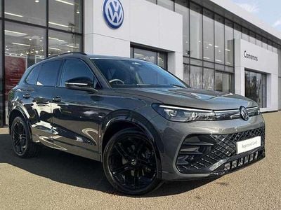 Usado VW Tiguan R-line 150 HP (110 kW) 2025 Cinzento SUV