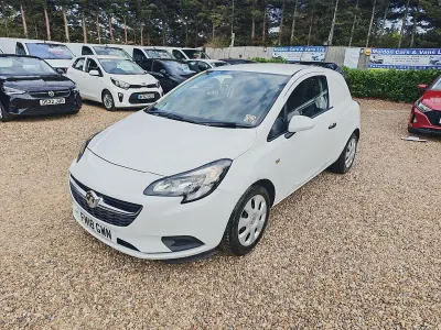 Used Vauxhall Corsa S 95 HP (69 kW) 2018 White Hatchback