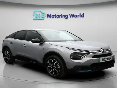 Begagnad Citroën e-C4 Shine 100 kW (136 HK) 2022 Halvkombi