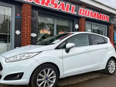 Usado Ford Fiesta Titanium 101 HP (74 kW) 2017 Branco Citadino
