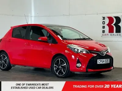 Used Toyota Yaris Sport 99 HP (72 kW) 2015 Red Hatchback