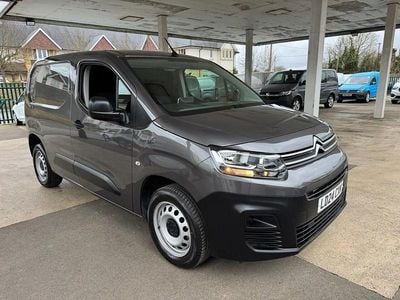 Used Citroën Berlingo 100 HP (73 kW) 2024 Grey MPV