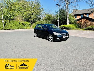 Usado Kia Ceed 124 HP (91 kW) 2011 Preto Citadino