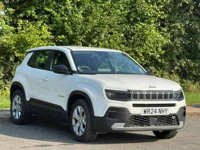 Usado Jeep Avenger Altitude 101 HP (74 kW) 2024 Branco SUV
