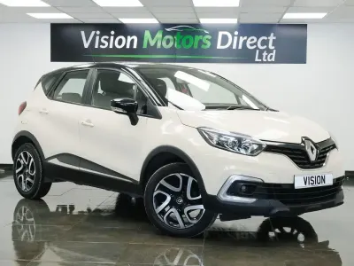 Used Renault Captur Dynamique 90 HP (66 kW) 2017 Cream/black SUV