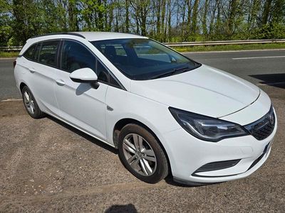 Second-hand Vauxhall Astra Design Edition 110 CP (80 kW) 2018 Alb Break