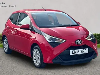 Usado Toyota Aygo X-play 72 CV (52 kW) 2020 Utilitario