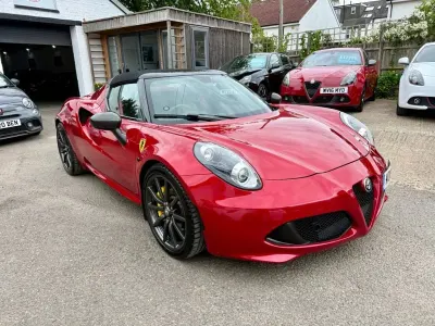 Used Alfa Romeo 4C 280 HP (205 kW) 2016 Red Cabriolet