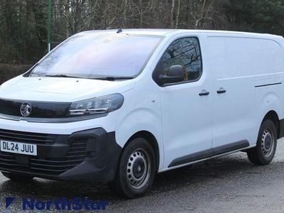 Used Vauxhall Vivaro 145 HP (106 kW) 2024 White MPV