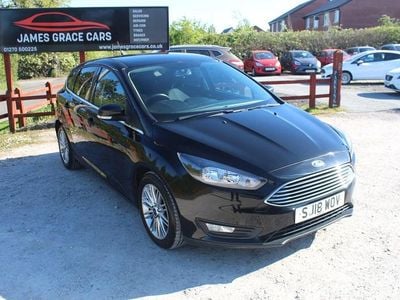 Begagnad Ford Focus Zetec 2018 Svart Halvkombi