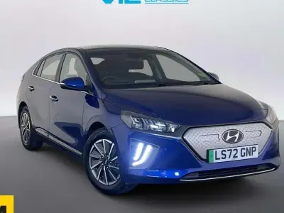 Begagnad Hyundai Ioniq Premium 100 kW (136 HK) 2021 Halvkombi