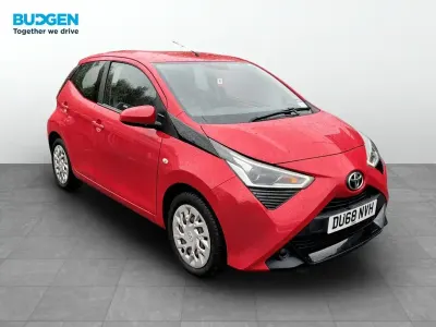 Gebraucht Toyota Aygo X-play 2018 Rot Kleinwagen