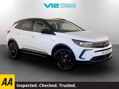 Used Vauxhall Grandland X SRi 131 HP (96 kW) 2021 White SUV
