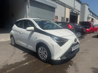 Used Toyota Aygo X-play 2019 White Hatchback