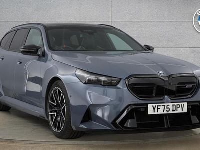 Begagnad BMW M5 Comfort Edition 717 HK (527 kW) 2025 Grå Kombi