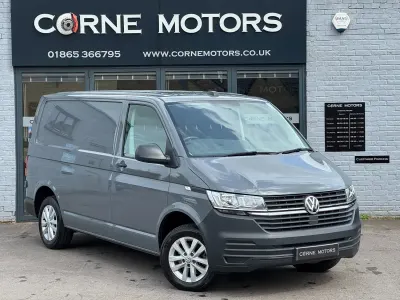 Begagnad VW Transporter Startline 110 HK (80 kW) 2023 Grå Van