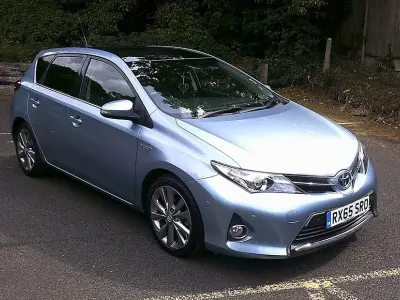 Used Toyota Auris Hybrid 136 HP (100 kW) 2015