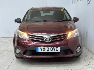 Used Toyota Avensis 124 HP (91 kW) 2012 Red Estate