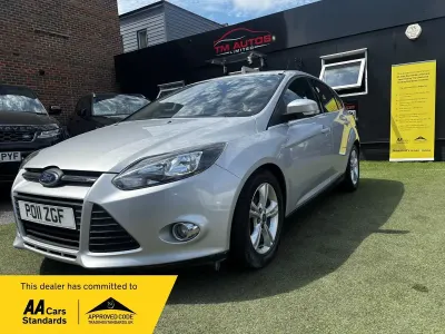 Used Ford Focus Zetec 115 HP (84 kW) 2011 Silver Hatchback