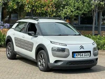 Used Citroën C4 Cactus Feel 100 HP (73 kW) 2014 White Hatchback