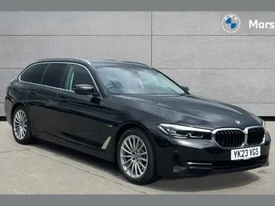 Usado BMW 530e Comfort Edition 292 HP (214 kW) 2023 Preto Carrinha