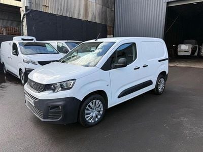 Usado Peugeot Partner 131 HP (96 kW) 2019 Branco Monovolume