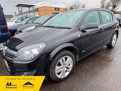 Używany Vauxhall Astra 115 KM (84 kW) 2010 Czarny Hatchback